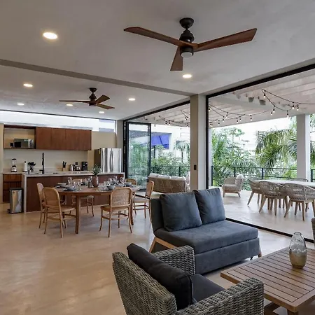 2Br 2Ba Luxury Penthouse With Private Pool And Rooftop Terrace